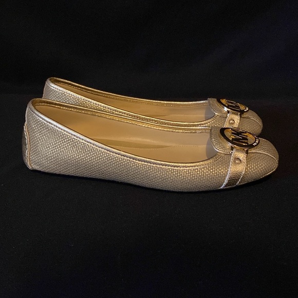 Nice! MK Moccasins/Flats. Gold Leather. VGUC Sz. 7M - Picture 3 of 13
